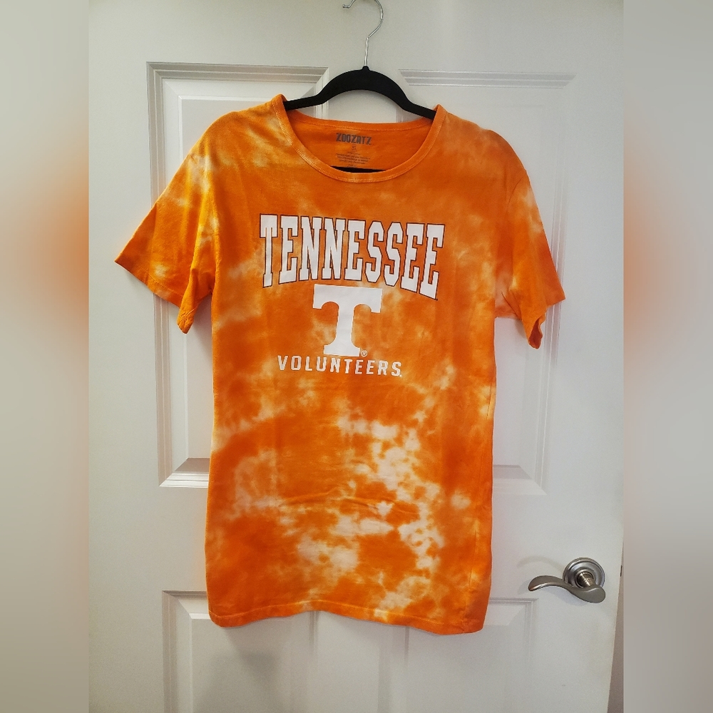 TENNESSEE VOLUNTEERS orange cloud dye t-shirt. BRAND NEW NEVER WORN!